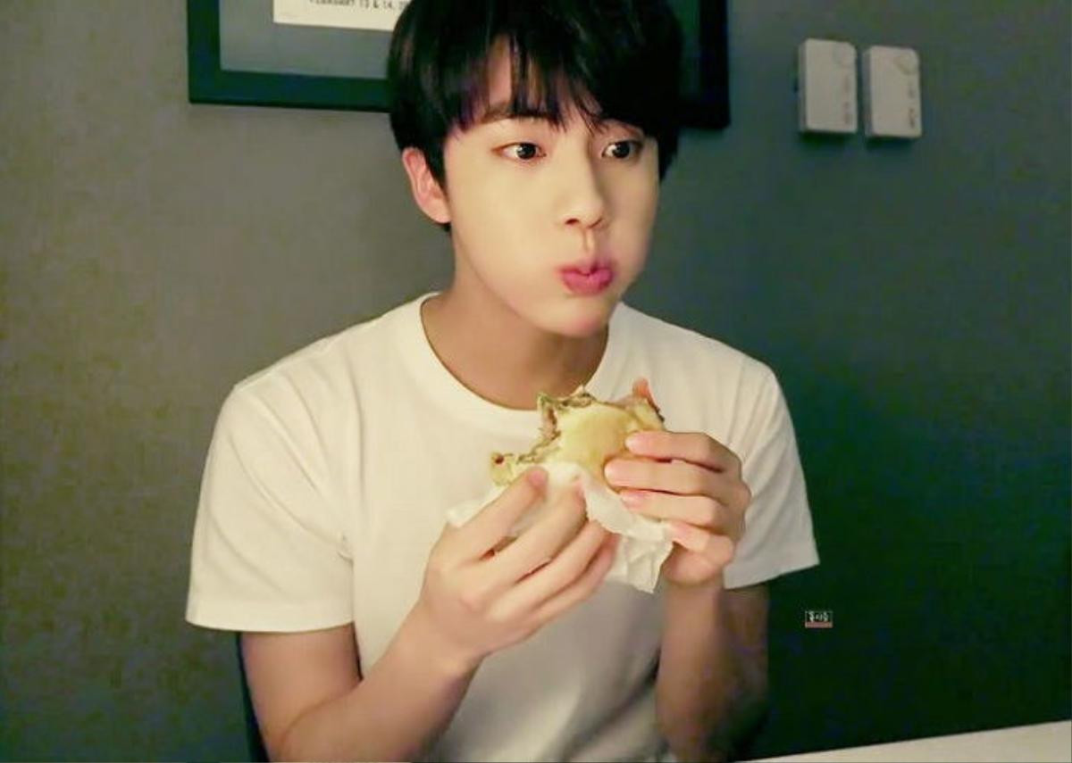 Không chỉ 'bí mật' đặt pizza, Jin (BTS) tiếp tục tặng bít tết của mình để 'cứu đói' ARMY: Thần tượng có nhân cách vàng là đây chứ đâu! Ảnh 4