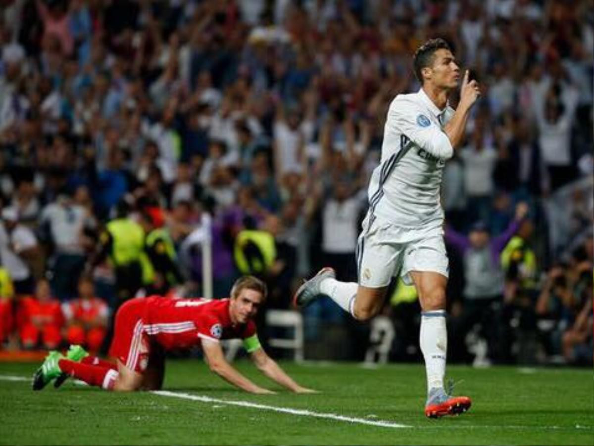 Ăn mừng phải đẳng cấp: Quang Hải ngạo nghễ như Ronaldo, Messi mỗi lần ghi bàn Ảnh 5