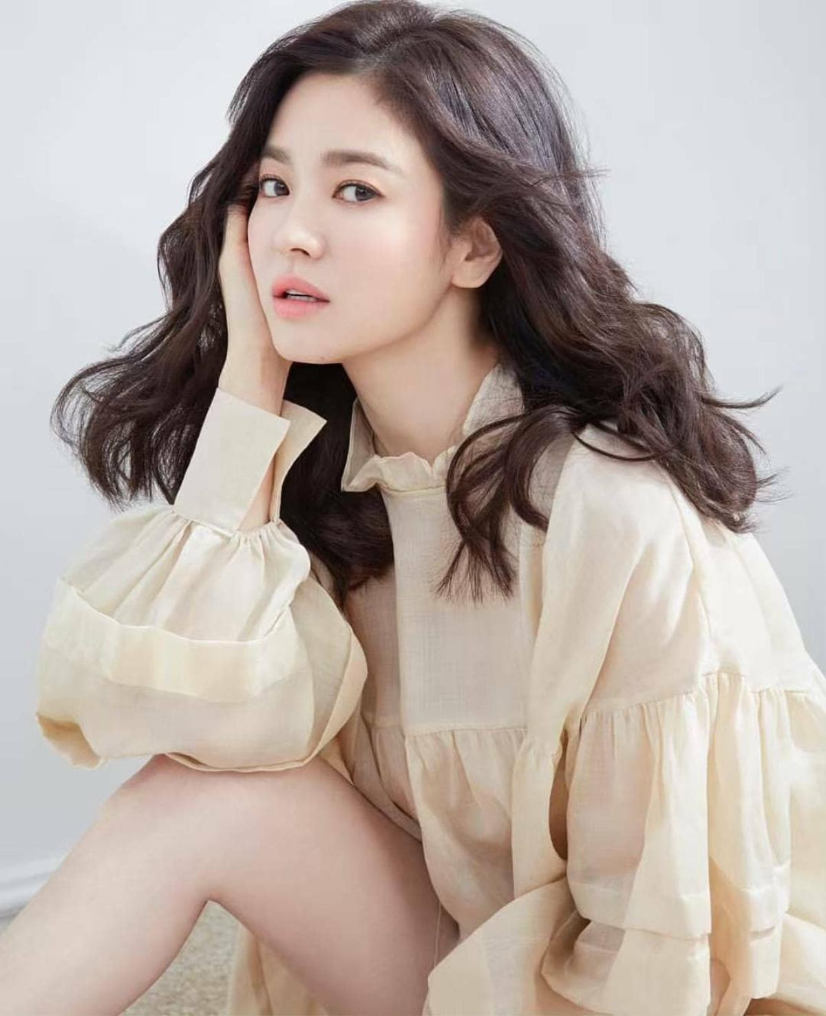 Song Hye Kyo đẹp nuột nà như gái 20, dằn mặt anti-fan từng chê già xấu Ảnh 4