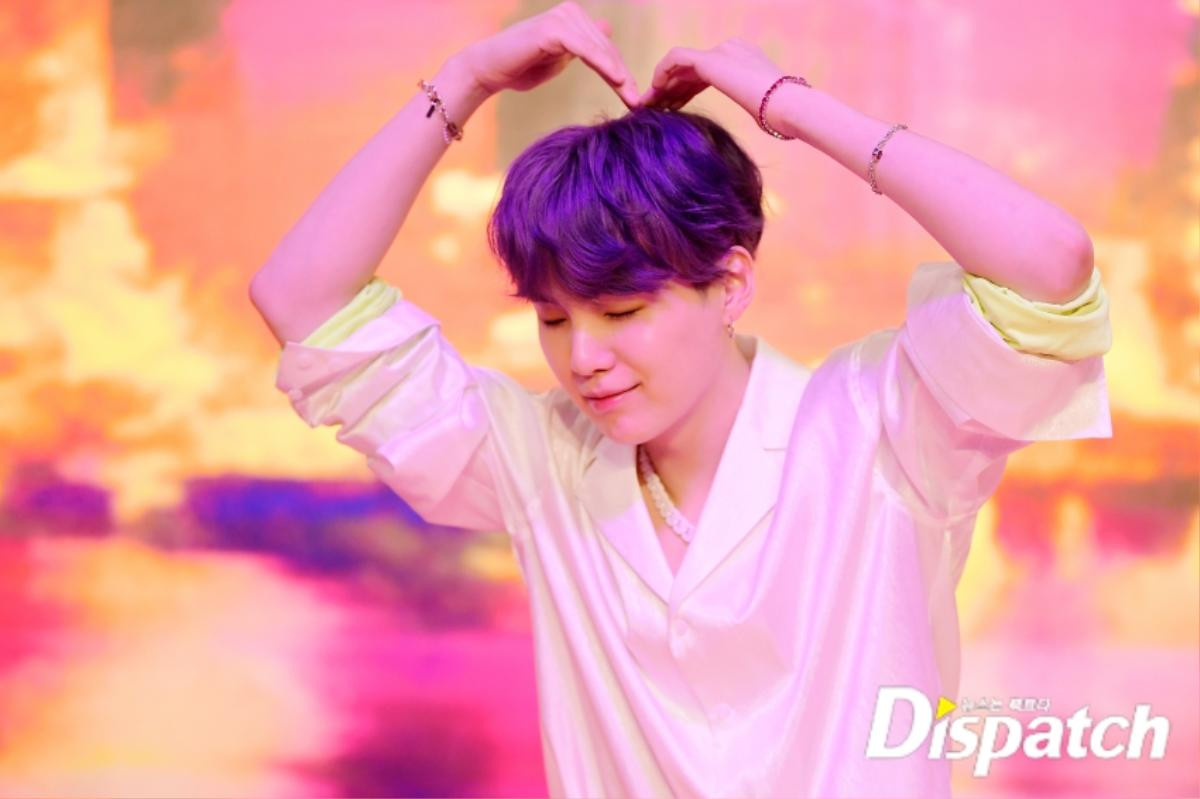 Dispatch cố tình 'dìm hàng' BTS khi những bức ảnh không nên 'tung' lại xuất hiện đầy trên MXH: Fan cố 'nhịn' nhưng khó có thể được? Ảnh 10