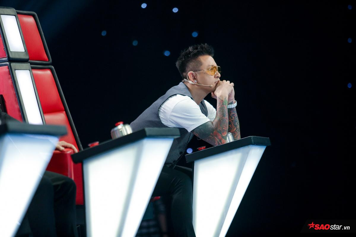 1001 biểu cảm của HLV Tuấn Hưng trên ghế nóng The Voice 2019: Đến bị chặn cũng đáng yêu thế này! Ảnh 4