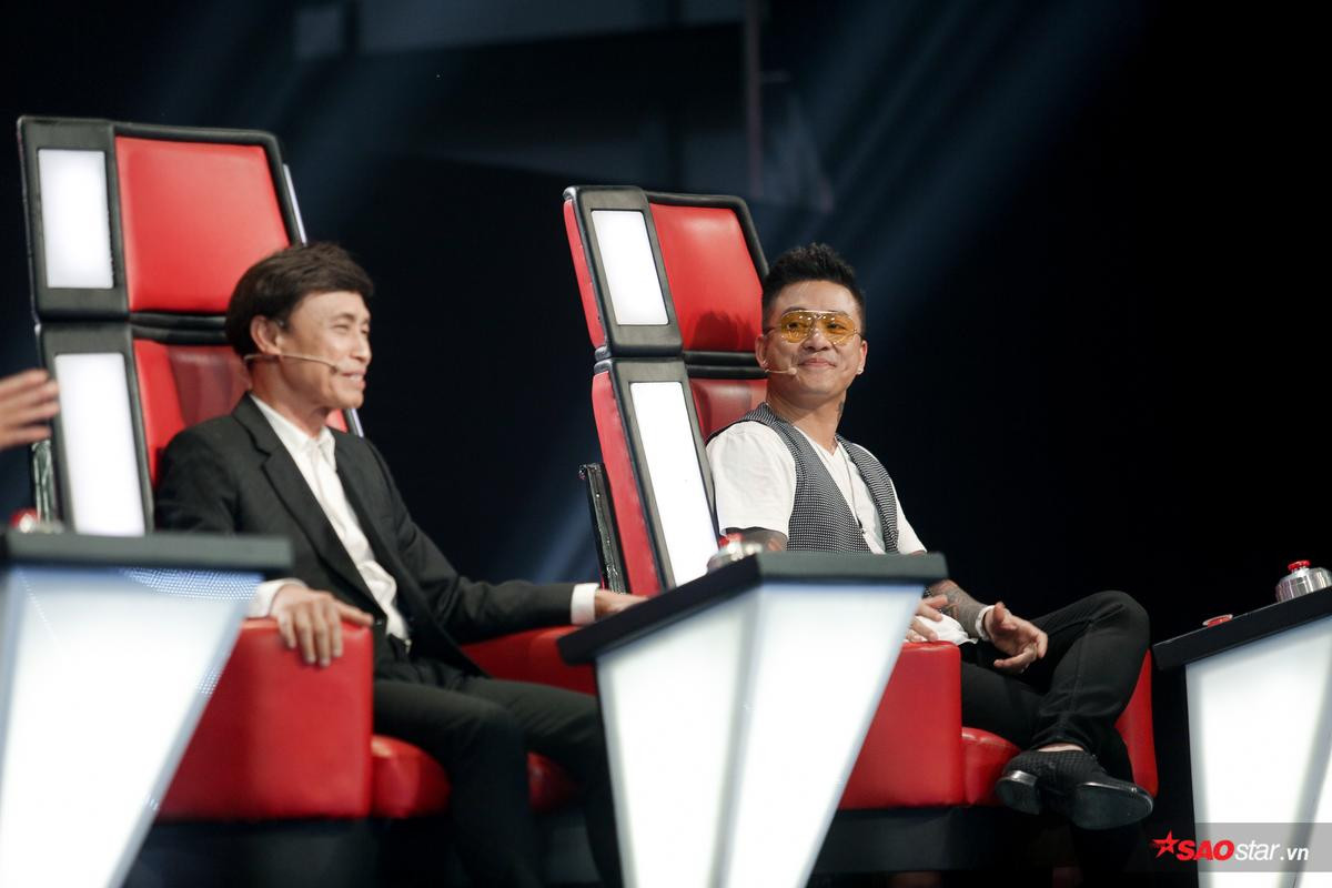 1001 biểu cảm của HLV Tuấn Hưng trên ghế nóng The Voice 2019: Đến bị chặn cũng đáng yêu thế này! Ảnh 7