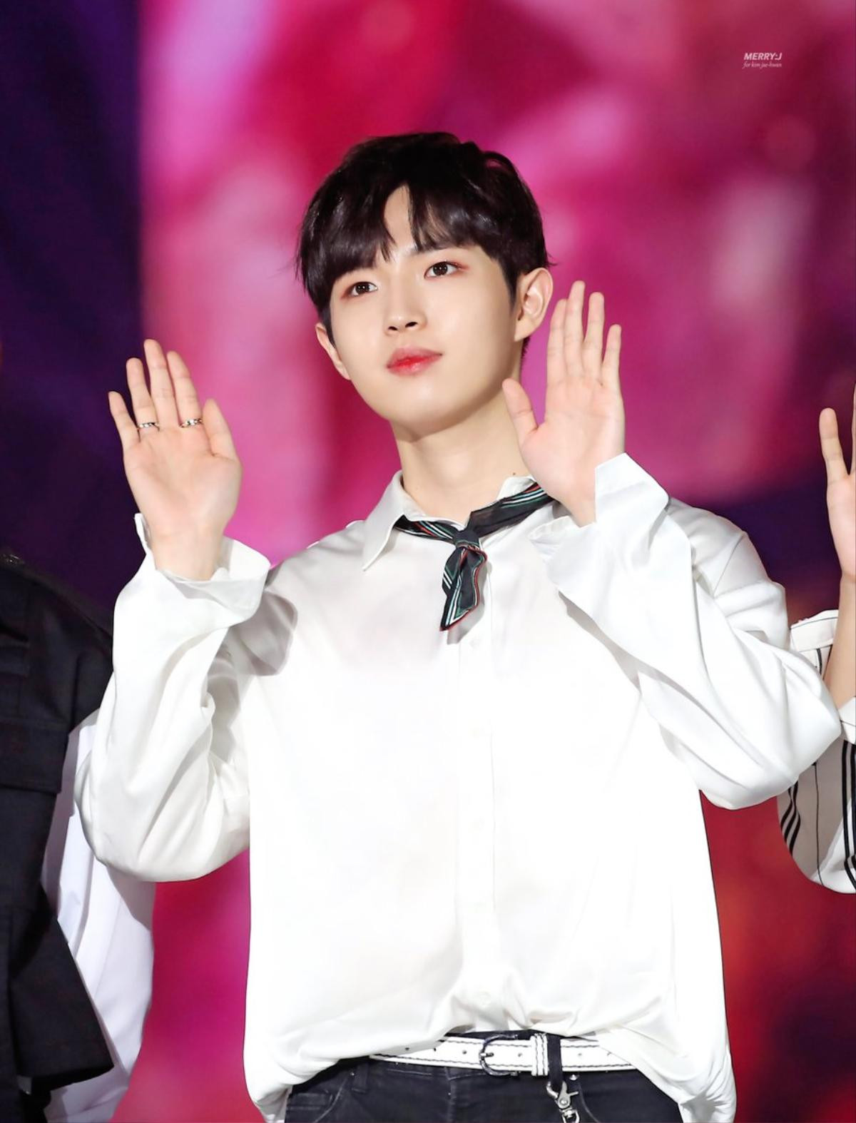 Fan 'nháo nhào' chuyện cựu main vocal Wanna One Kim Jaehwan chuẩn bị debut solo: Swing Ent lên tiếng! Ảnh 2