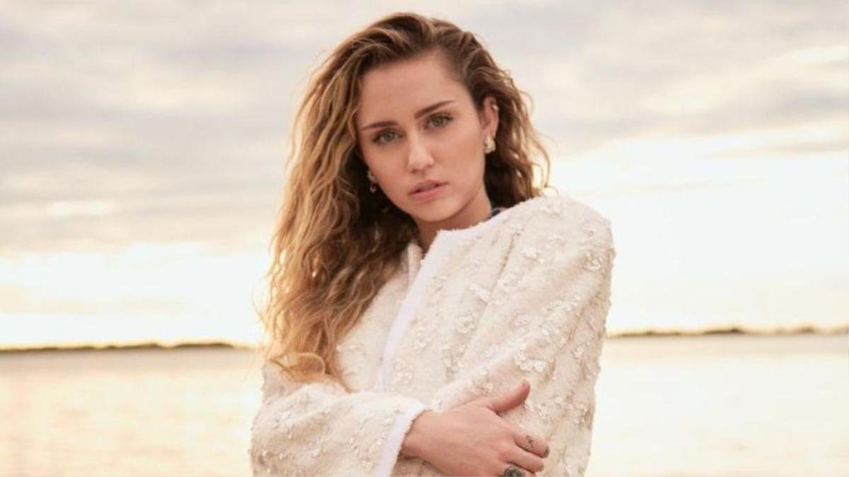 Mãi tới hôm nay, Miley Cyrus mới có MV tỷ view đầu tiên trong sự nghiệp - Và đó là… Ảnh 3