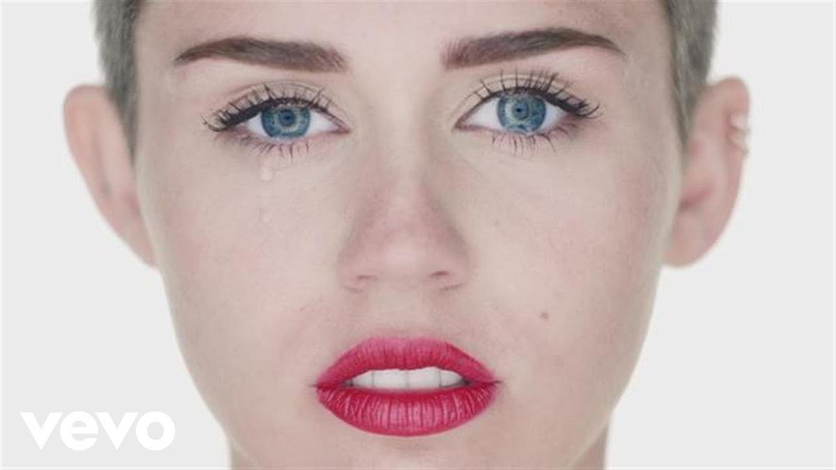 Mãi tới hôm nay, Miley Cyrus mới có MV tỷ view đầu tiên trong sự nghiệp - Và đó là… Ảnh 4