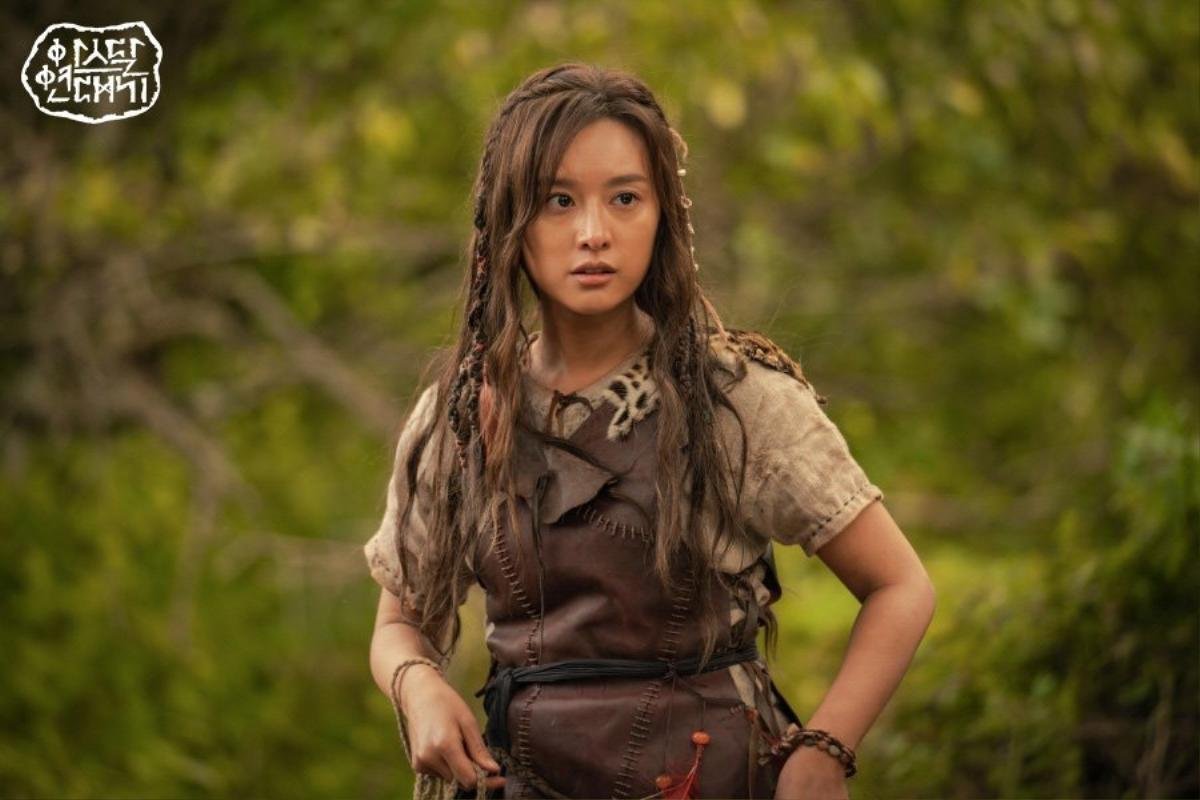 'Arthdal Chronicles': Cô thổ dân Kim Ji Won xinh đẹp, được cả Song Joong Ki và Jang Dong Gun yêu thương Ảnh 7