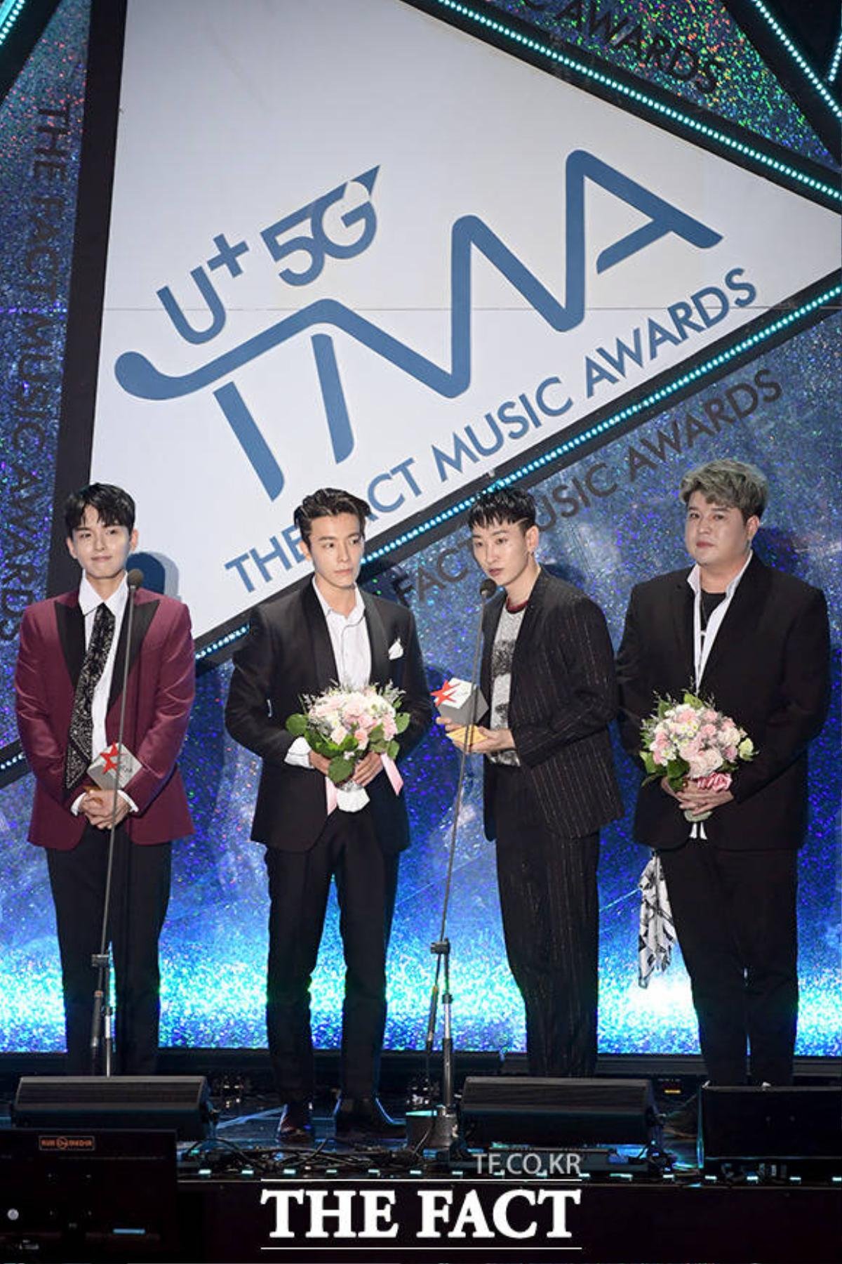 Ảnh hiếm hoi dàn diễn viên trao giải cho BTS, SUJU và NU'EST tại 'The Fact Music Awards 2019' Ảnh 16