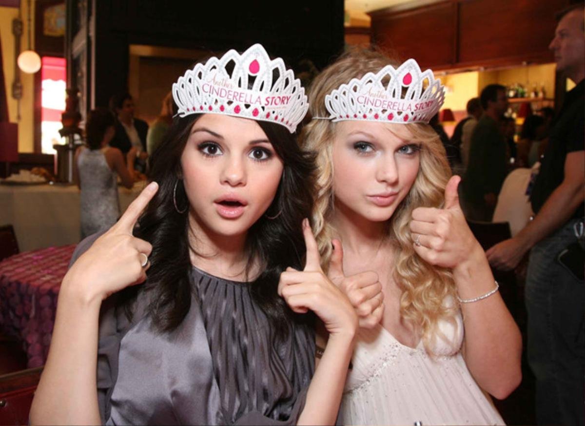 Ai có ngờ album mới này của Taylor Swift lại được Selena Gomez bật mí từ 2 năm trước! Ảnh 3