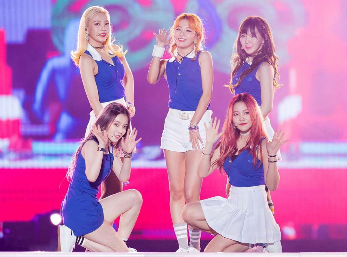 Red Velvet đăng ảnh đội nón lá cực xinh, hứa hẹn về một concert tái ngộ fan Việt Nam Ảnh 2