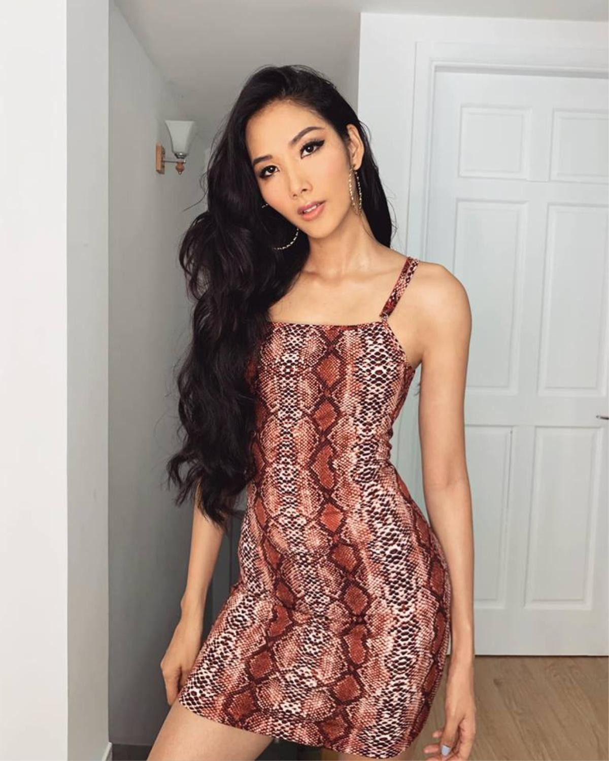 Vòng 1 từ 'quýt hóa bưởi', rộ tin đồn Hoàng Thùy nâng ngực để thi Miss Universe 2019 Ảnh 3