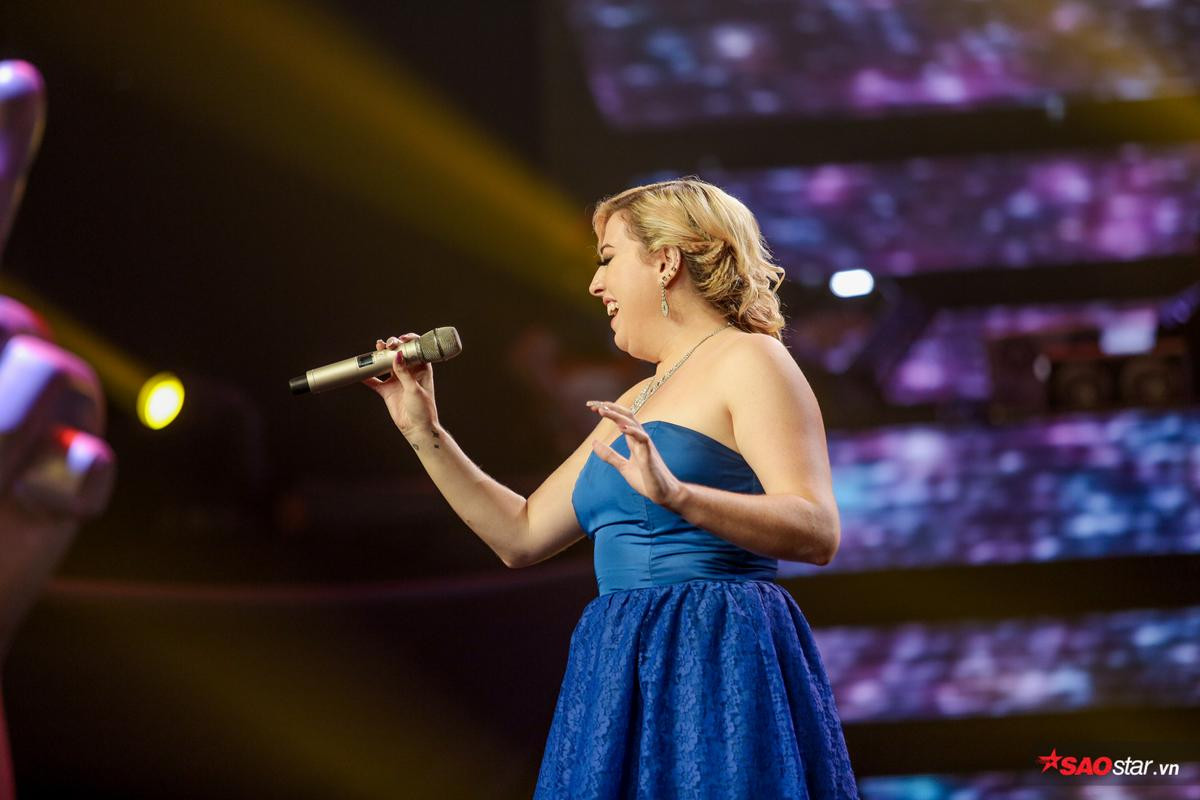 The Voice 2019: Ella Beth - Cô gái nước ngoài hát Hương Ngọc Lan khiến Hồ Hoài Anh và Thanh Hà 'mâu thuẫn' Ảnh 1