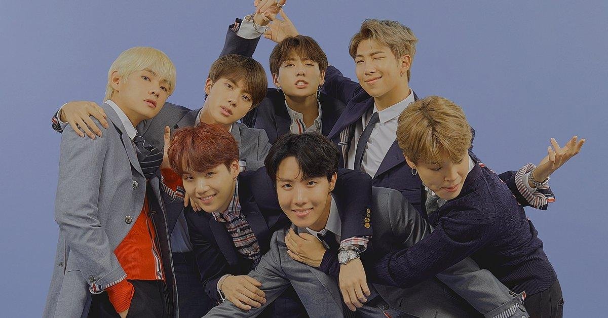 Nhân viên Big Hit lợi dụng buổi giao lưu kí tặng fan của BTS để sàm sỡ người hâm mộ! Ảnh 4