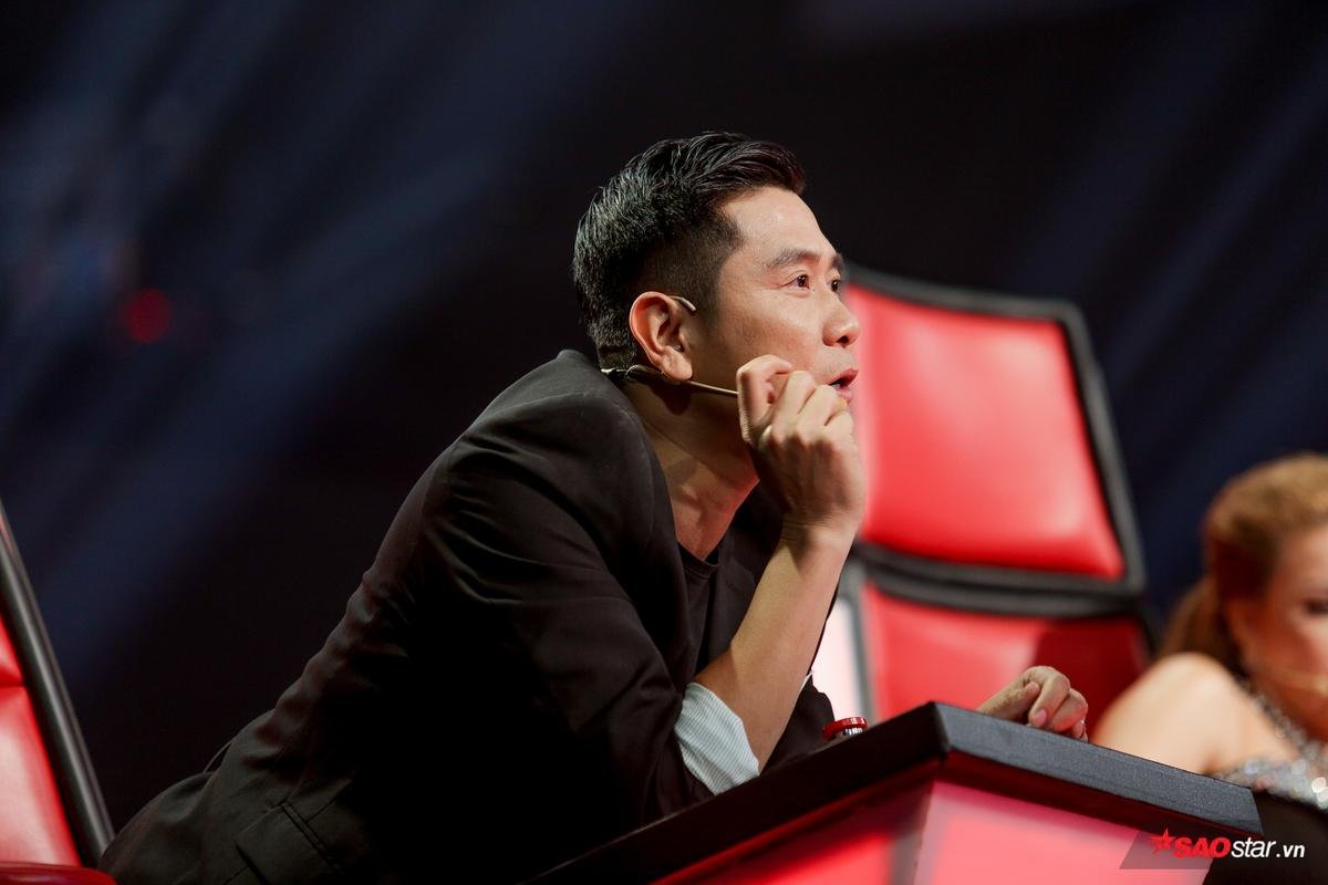 The Voice 2019: Trang Blue khiến HLV Tuấn Hưng ra sức thuyết phục HLV Hồ Hoài Anh 'mở lòng' dù còn nhiều trăn trở Ảnh 2