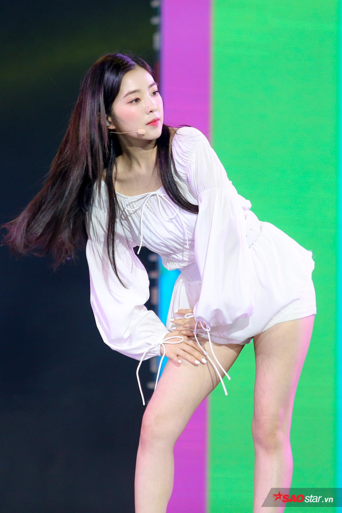 1001 khoảnh khắc Irene (Red Velvet) tại Việt Nam: Nhan sắc đỉnh cao xứng danh visual 'vô thực' Ảnh 14