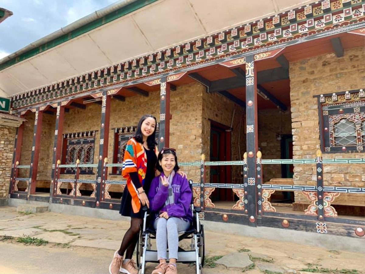 Tình bạn giữa Ốc Thanh Vân - Mai Phương: từ nép vào nhau trong giông bão đến dắt tay nhau du lịch Bhutan Ảnh 7