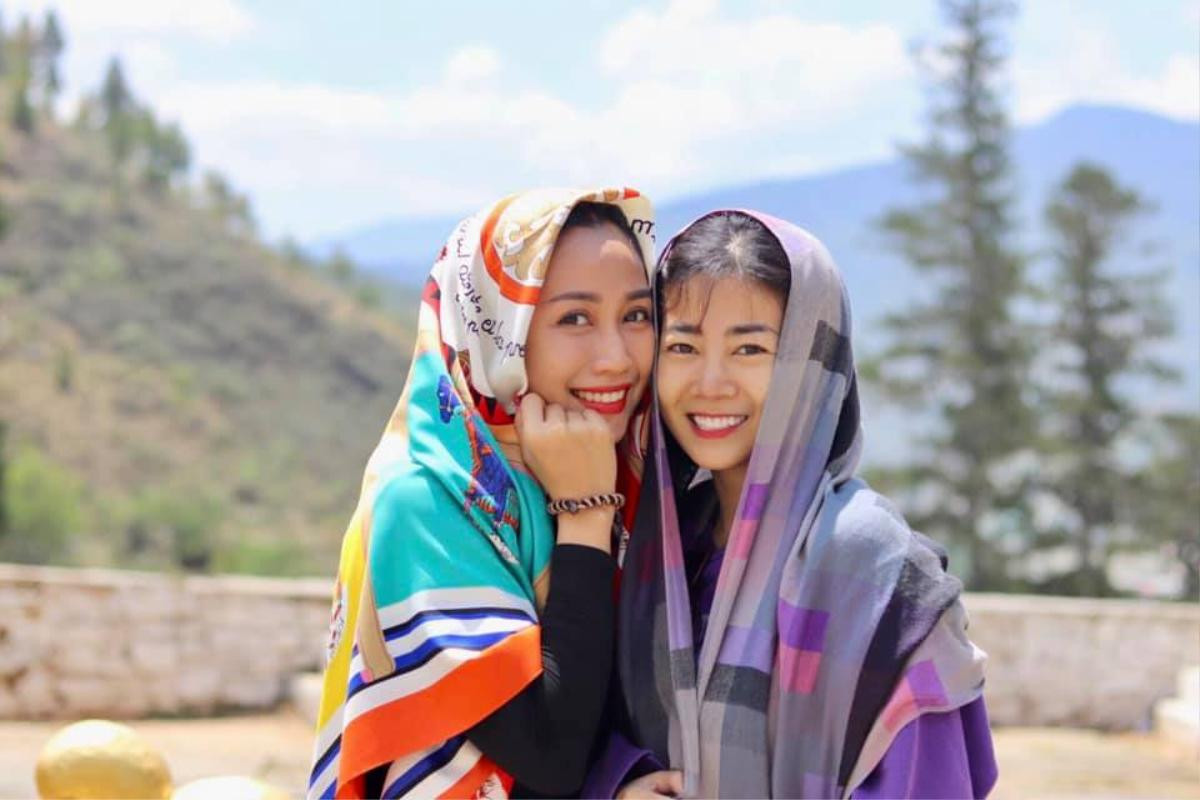 Tình bạn giữa Ốc Thanh Vân - Mai Phương: từ nép vào nhau trong giông bão đến dắt tay nhau du lịch Bhutan Ảnh 6