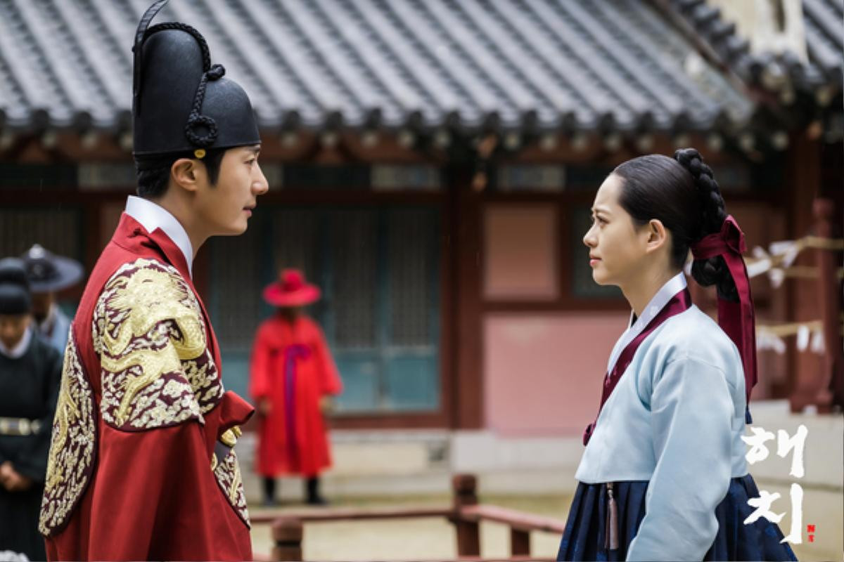 'Haechi': Mãi đến tập cuối, Jung Il Woo - Go Ara mới được trao nụ hôn đầu ngọt ngào lãng mạn Ảnh 2