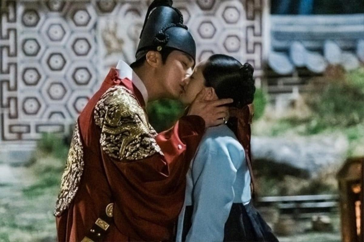 'Haechi': Mãi đến tập cuối, Jung Il Woo - Go Ara mới được trao nụ hôn đầu ngọt ngào lãng mạn Ảnh 1