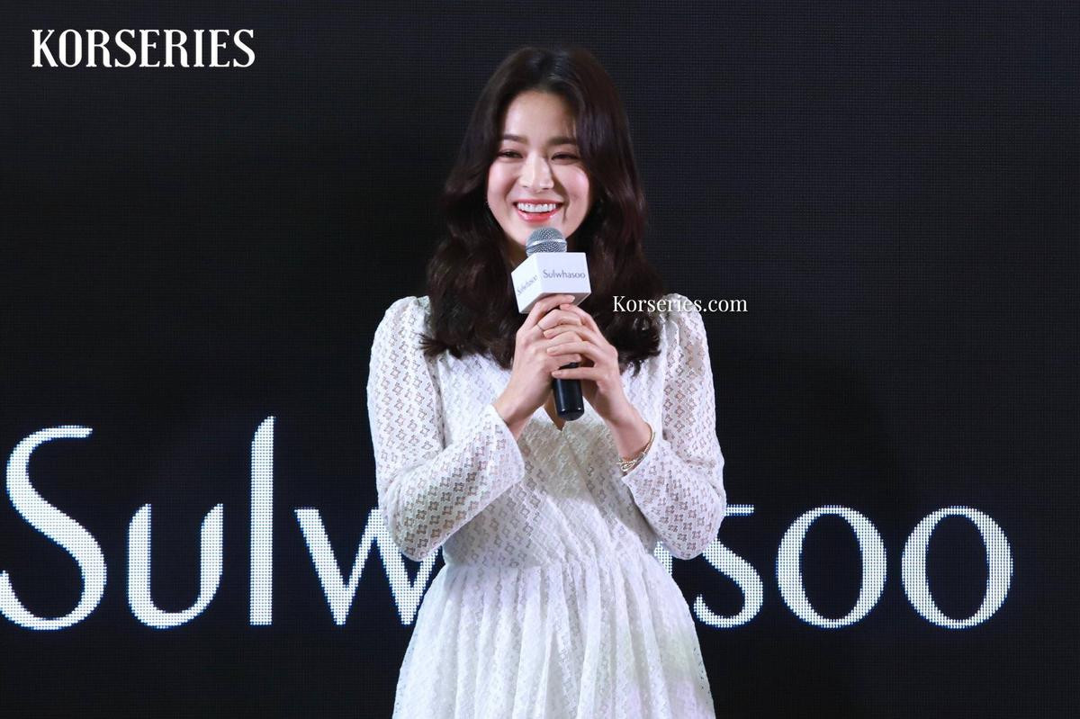 Song Hye Kyo tươi trẻ tại sân bay: C-net nhắc lại vụ trốn thuế, chê xấu và cái kết bất ngờ Ảnh 9