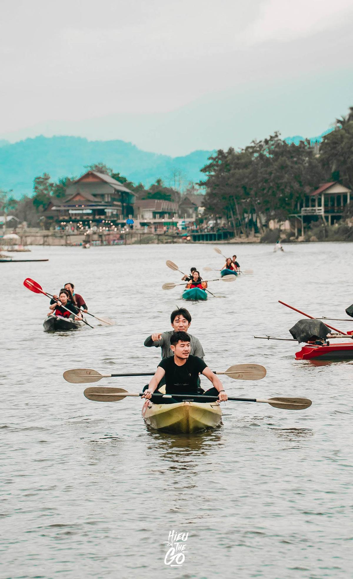 Cùng trai đẹp làm một chuyến phượt Lào, mới thấy nơi này không chỉ có chùa chiền và thầy sư Ảnh 12