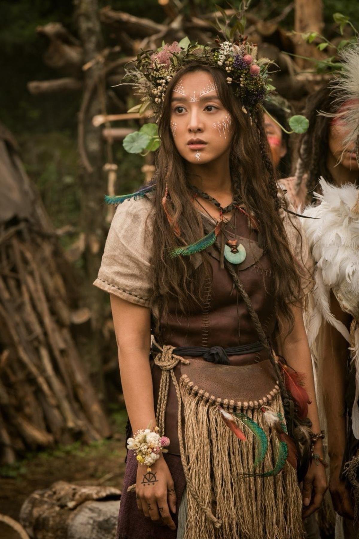 'Arthdal Chronicles': Tung ảnh mới của Song Joong Ki - Kim Ji Won và Jang Dong Gun Ảnh 5