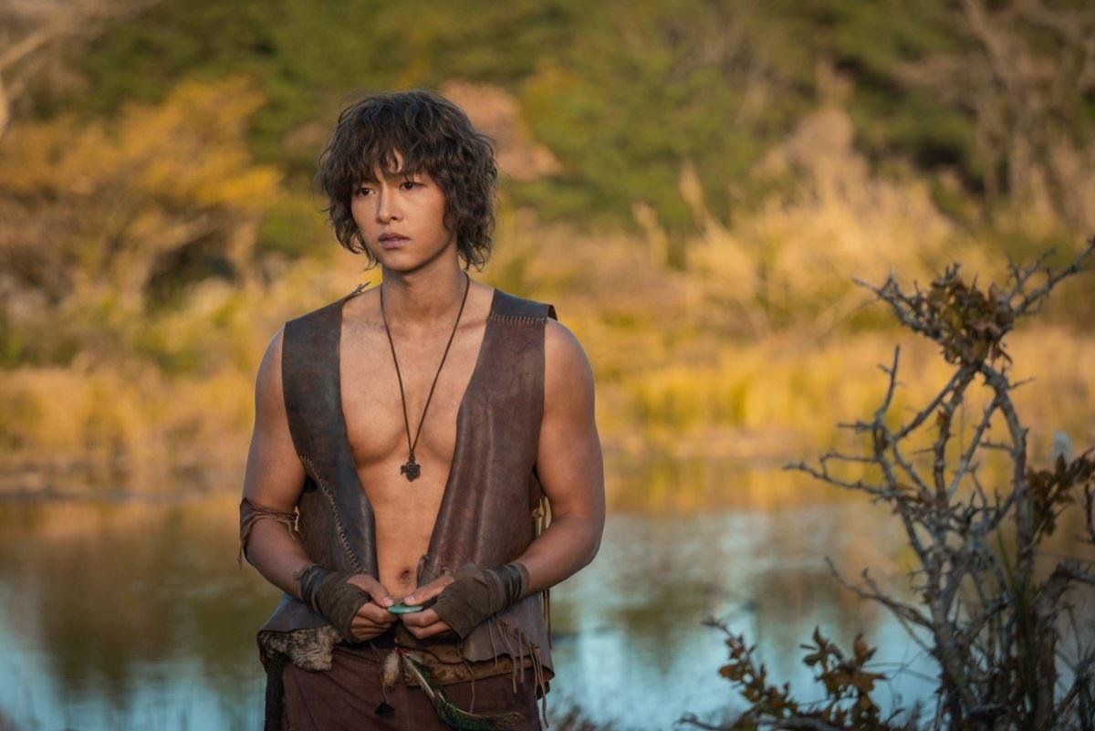 'Arthdal Chronicles': Tung ảnh mới của Song Joong Ki - Kim Ji Won và Jang Dong Gun Ảnh 7