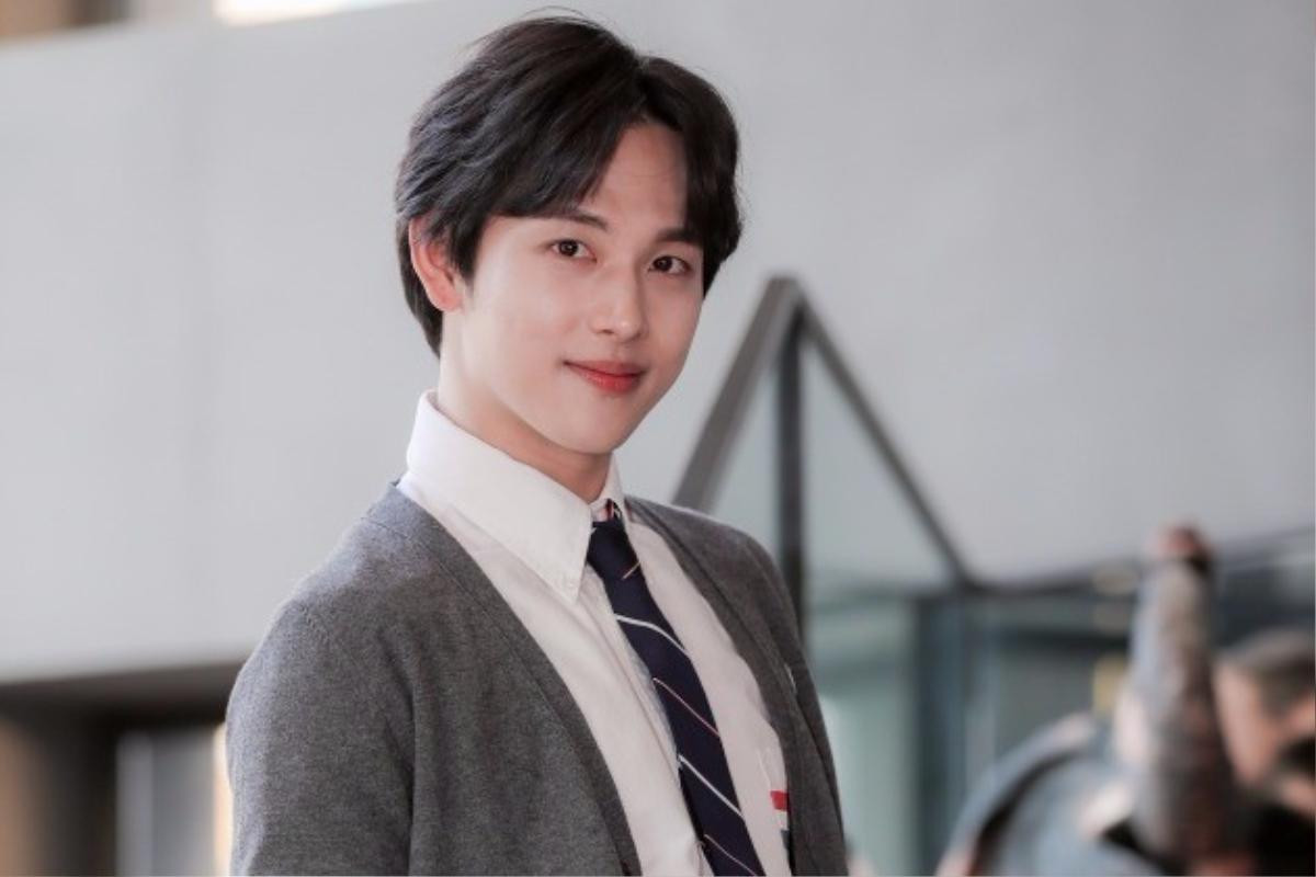 Lee Dong Wook nhận đóng phim cùng Im Siwan, tỏa sáng tại họp báo 'Produce X 101' Ảnh 5