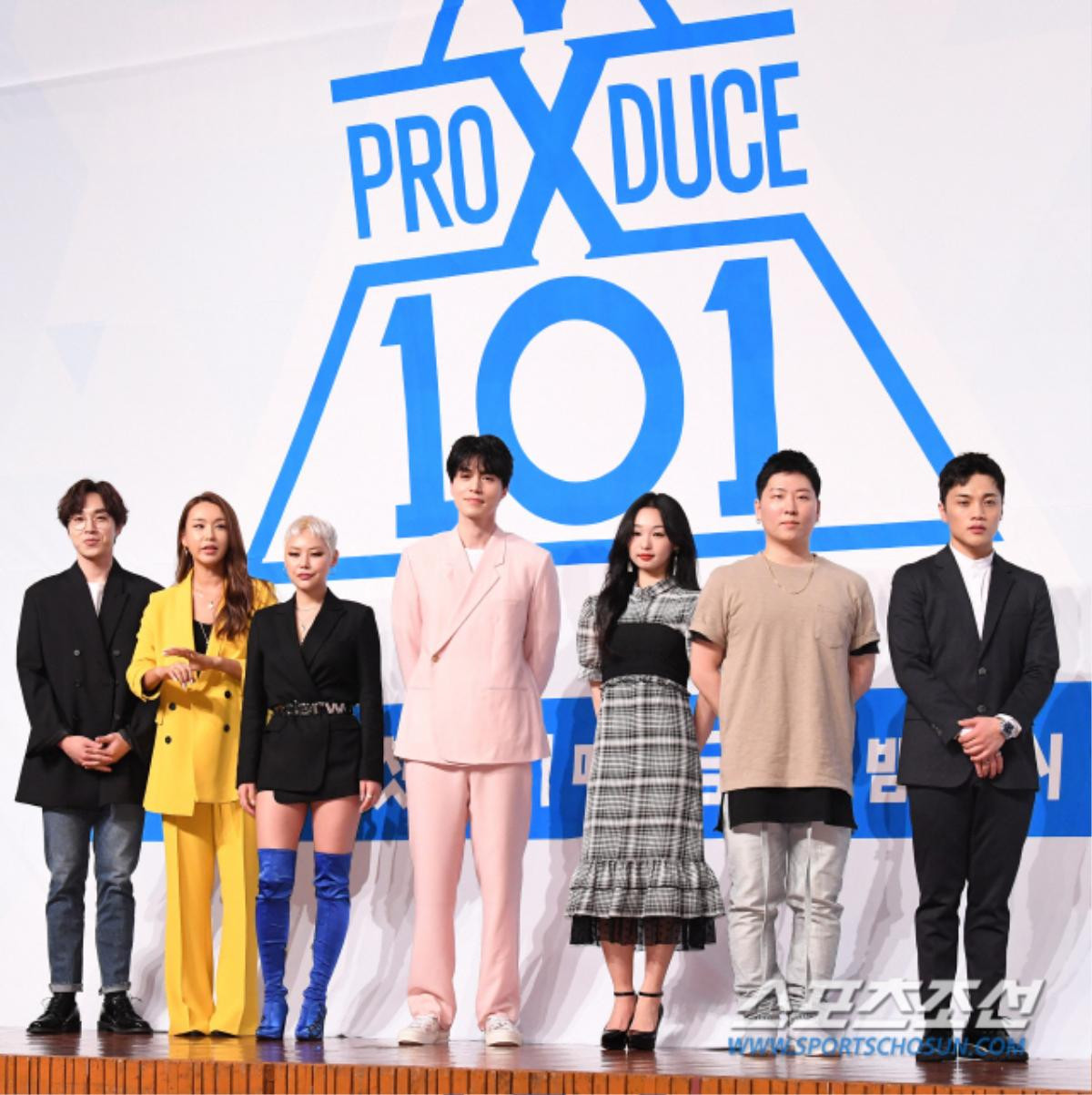 Lee Dong Wook nhận đóng phim cùng Im Siwan, tỏa sáng tại họp báo 'Produce X 101' Ảnh 4