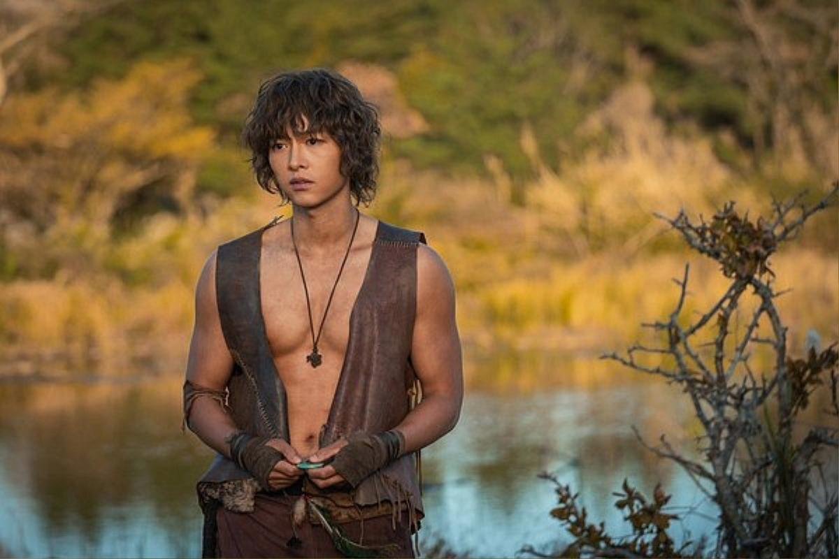 'Arthdal Chronicles' của Song Joong Ki sẽ có 3 phần - Lee Hyo Ri bắt tay đài cáp jTBC làm chương trình giải trí mới Ảnh 4