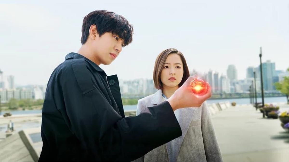 'Abyss': Park Bo Young - Ahn Hyo Seop đẹp đôi, Hoa hậu Kim Sarang trẻ xinh ở tuổi 41 Ảnh 1