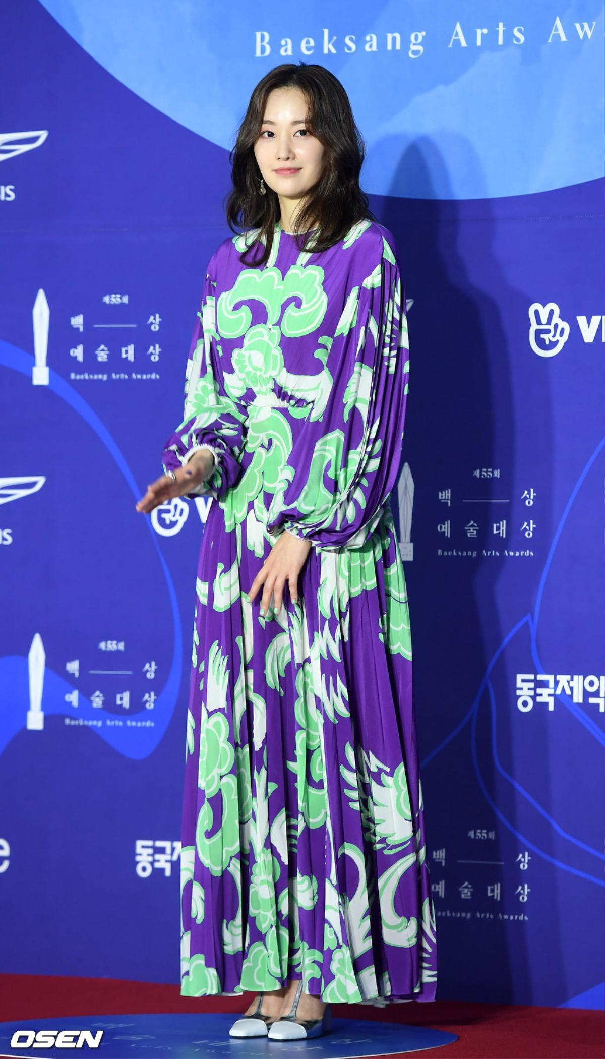 Thảm đỏ 'Baeksang 2019': Suzy đọ sắc cùng IU, tỏa sáng bên Park Bo Gum - Jang Ki Yong Ảnh 27