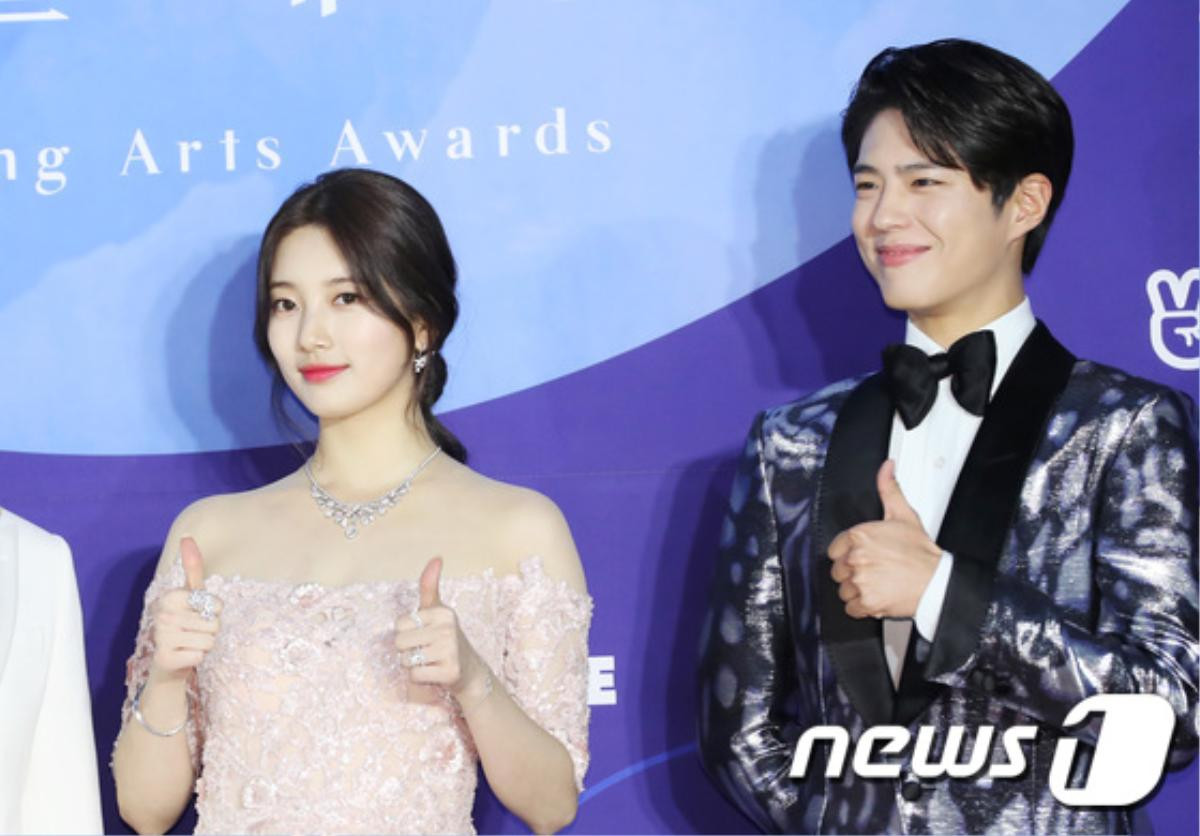 Thảm đỏ 'Baeksang 2019': Suzy đọ sắc cùng IU, tỏa sáng bên Park Bo Gum - Jang Ki Yong Ảnh 1