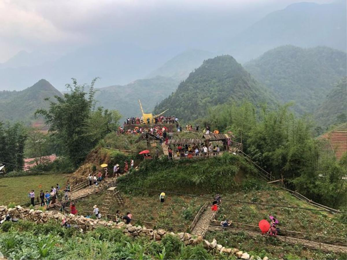 'Kỳ nghỉ tắc thở' của biển người chen chúc khắp điểm du lịch cả nước khiến dân tình thở phào: May chưa ra đường! Ảnh 3