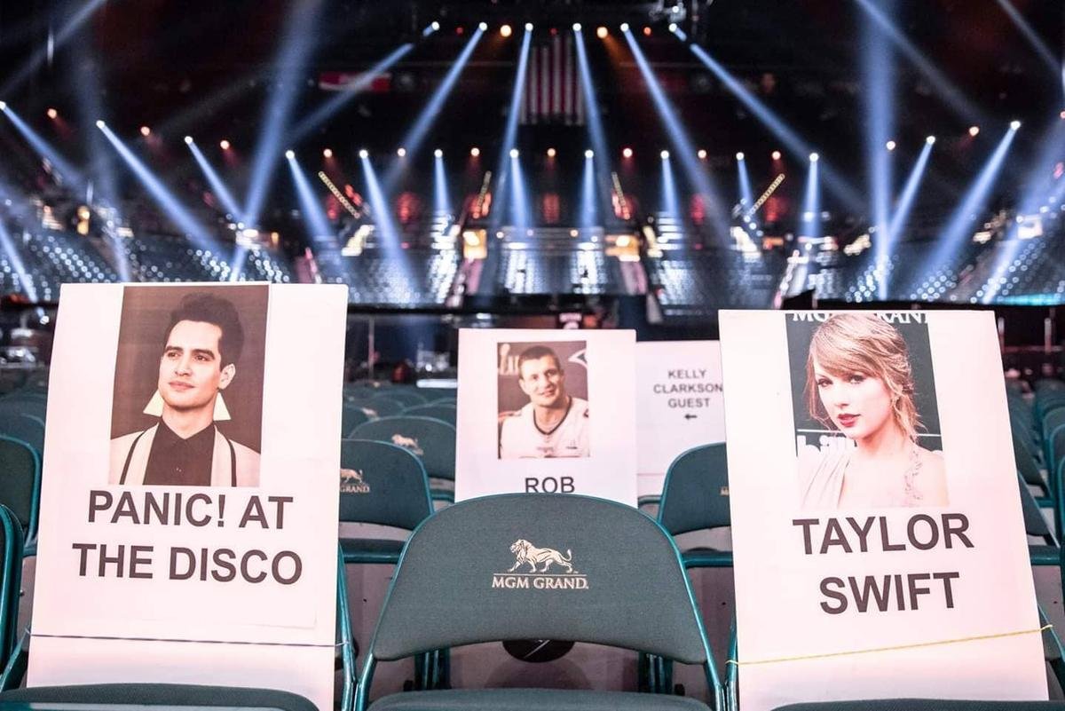 Billboard Music Awards 2019 cận giờ G: Vị trí BTS cùng hàng ghế đầu với Taylor Swift Ảnh 1