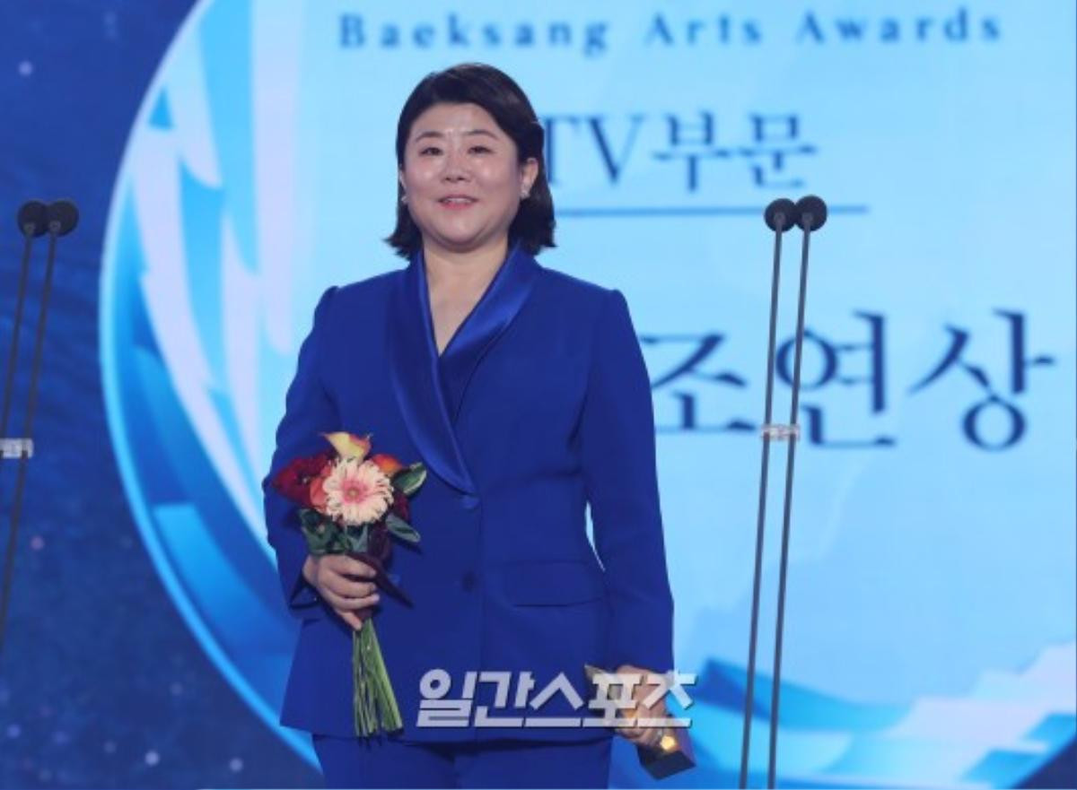 Kết quả 'Baeksang 2019': D.O. (EXO) đoạt giải, Han Ji Min - Lee Byung Hun và Jung Woo Sung thắng lớn Ảnh 7