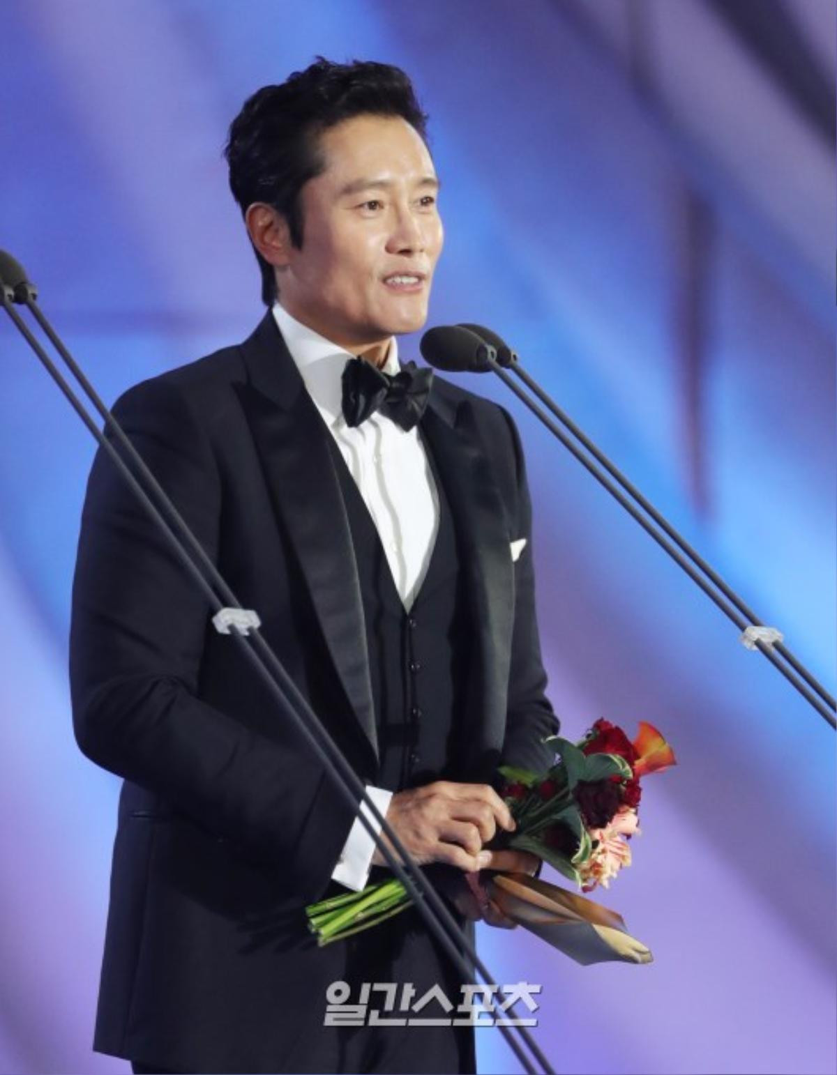 Kết quả 'Baeksang 2019': D.O. (EXO) đoạt giải, Han Ji Min - Lee Byung Hun và Jung Woo Sung thắng lớn Ảnh 2