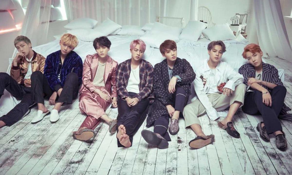 Big Hit vừa có hành động 'cực gắt' khi hàng loạt 'đồ chợ cộp mác' được bày bán tràn lan bên ngoài các buổi hoà nhạc của BTS Ảnh 2