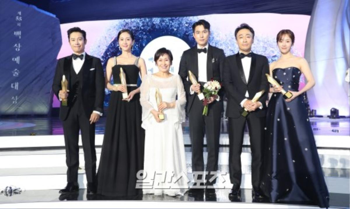 Khoảnh khắc đẹp của Han Ji Min - Hyun Bin, Park Bo Gum - Suzy tại 'Baeksang 2019' Ảnh 36