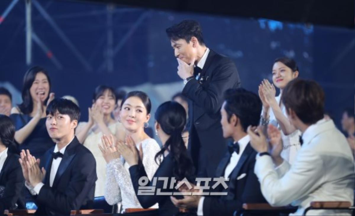 Khoảnh khắc đẹp của Han Ji Min - Hyun Bin, Park Bo Gum - Suzy tại 'Baeksang 2019' Ảnh 25