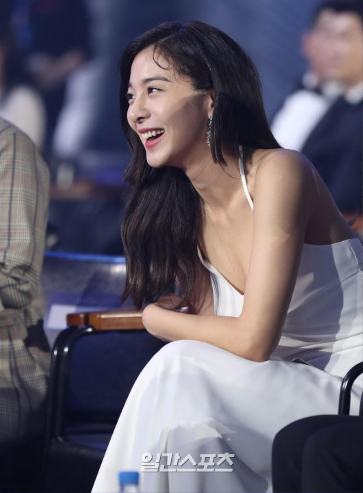 Khoảnh khắc đẹp của Han Ji Min - Hyun Bin, Park Bo Gum - Suzy tại 'Baeksang 2019' Ảnh 16