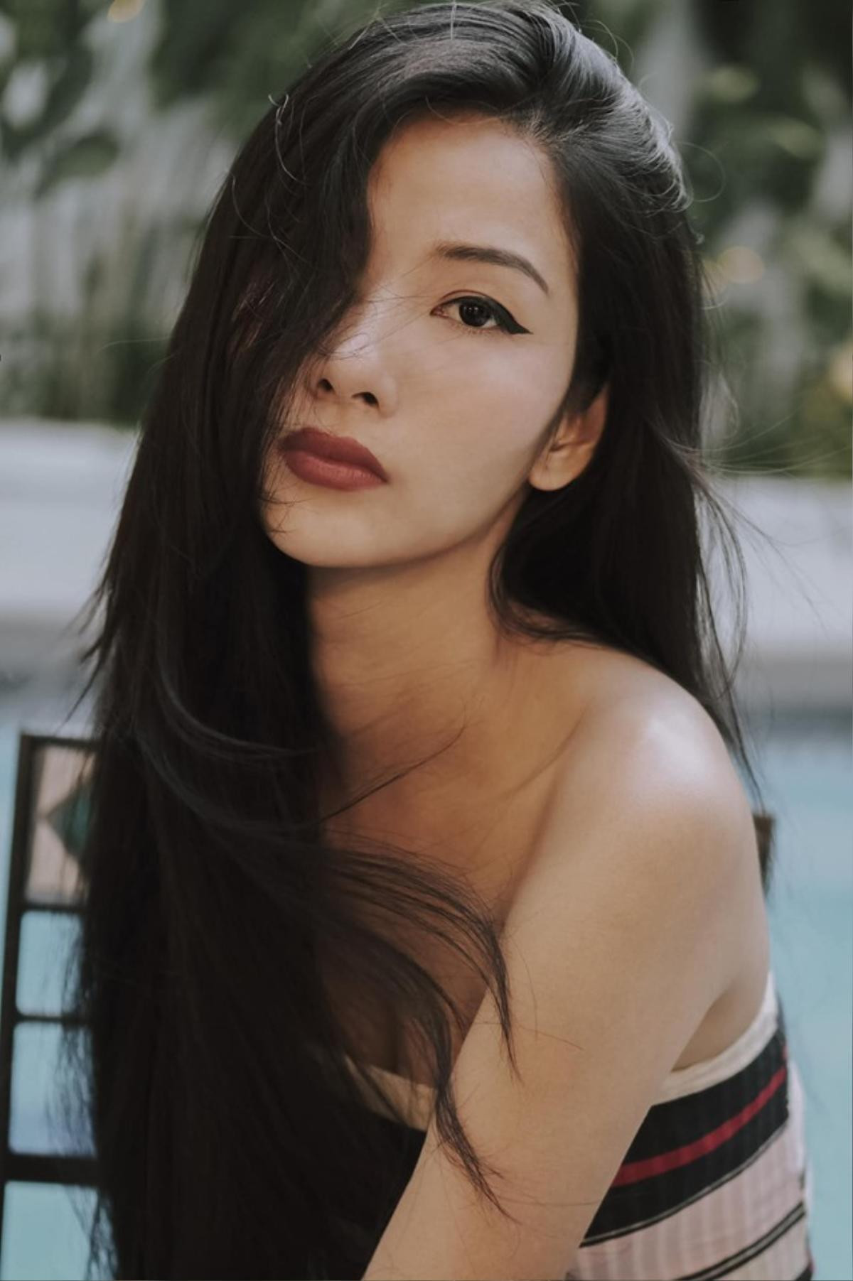 Trước thềm công bố đại diện Việt Nam thi Miss Universe 2019, Hoàng Thùy tung bộ ảnh glam shot đầy cuốn hút Ảnh 5