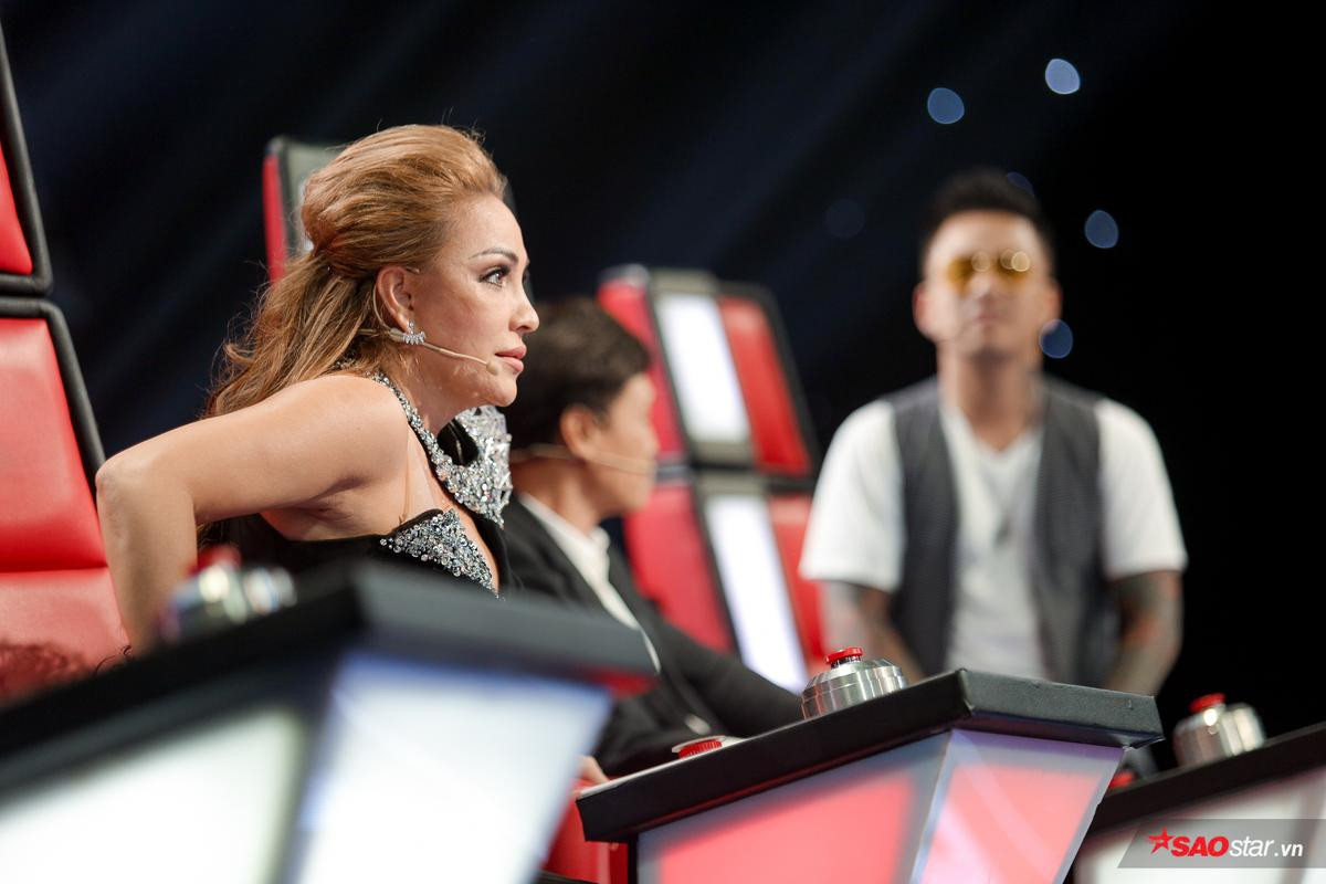 Tập cuối vòng Giấu mặt - The Voice 2019: Tuấn Hưng CHẶN Tuấn Ngọc, Thanh Hà 'cân cả thế giới' Ảnh 5