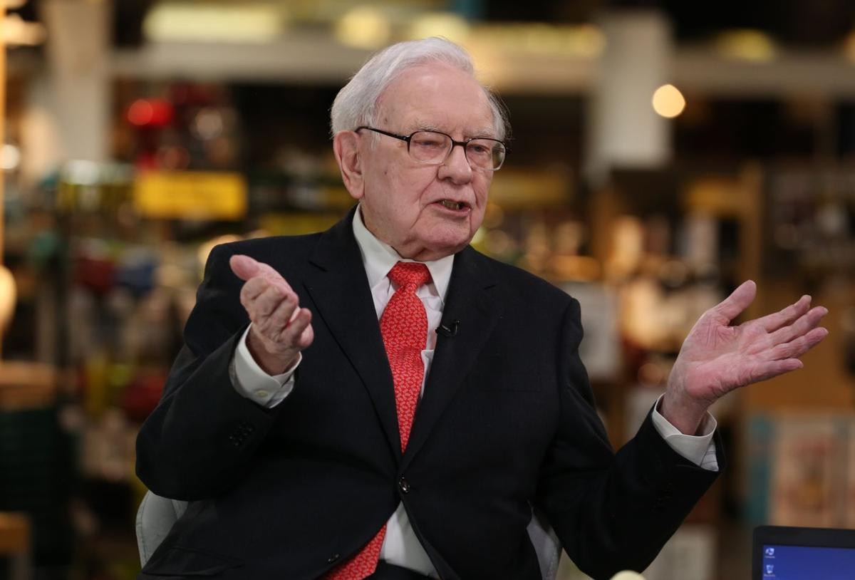 Tỷ phú Warren Buffett thường có bao nhiêu tiền trong ví? Ảnh 1