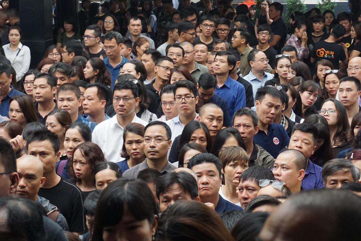 Xúc động bài thơ tiễn biệt cô giáo bị xe Mercedes tông tử vong ở hầm Kim Liên: ‘Các con thơ ngóng bạn, trên bục giảng sớm mai…’ Ảnh 2