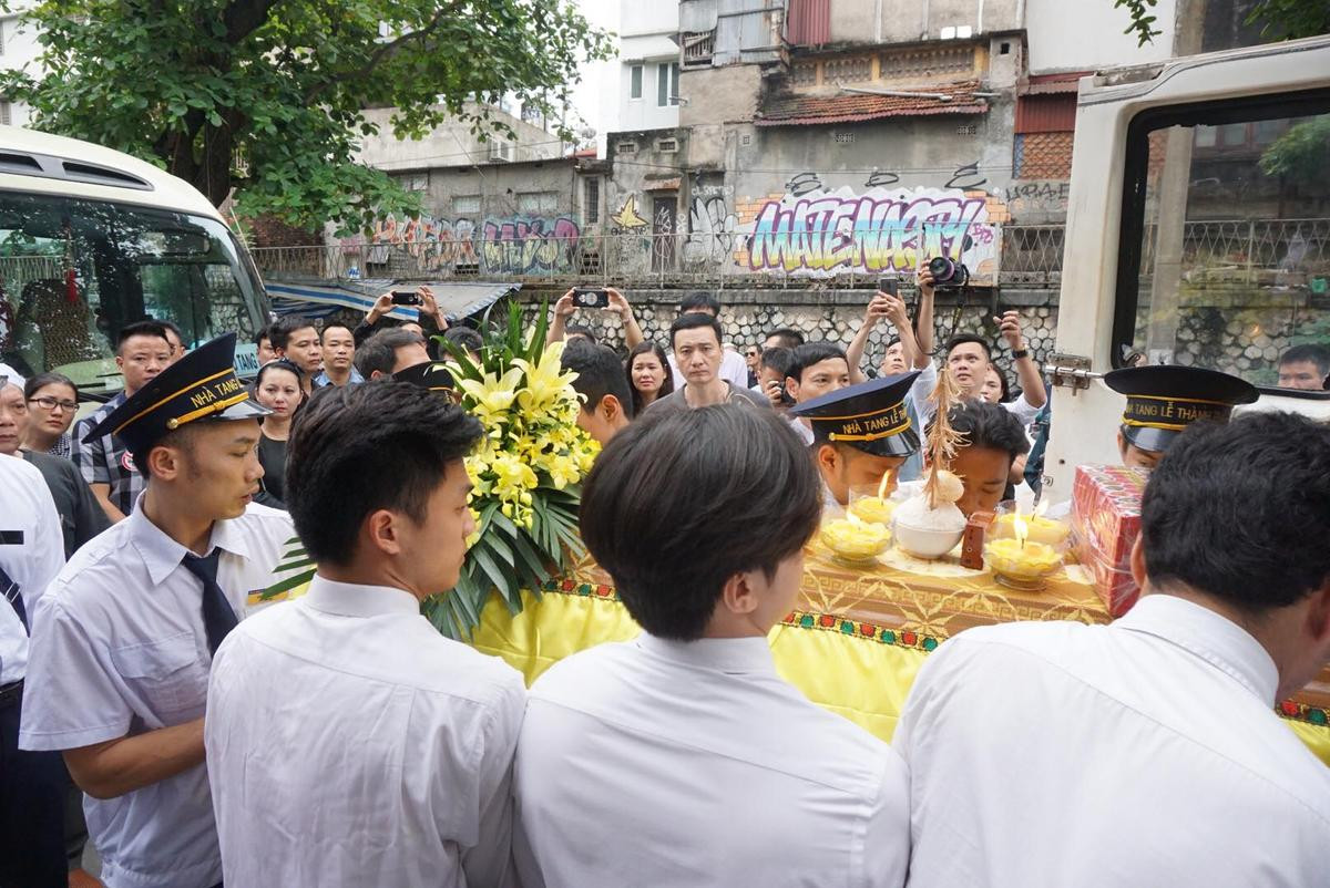 ‘Cháy vé’ đêm diễn tưởng nhớ, gây quỹ giúp đỡ hai con nữ nhân viên Nhà hát Kịch Việt Nam bị xe Mercedes tông tử vong ở hầm Kim Liên Ảnh 3