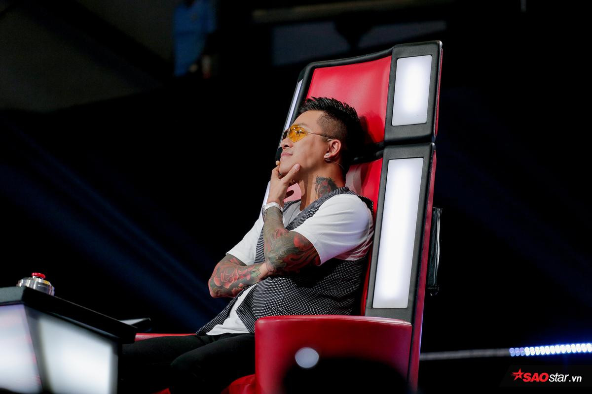 Lâm Bảo Ngọc khiến 4 HLV The Voice 2019 phát cuồng nhấn SWITCH, Tuấn Hưng loại Juky San? Ảnh 8