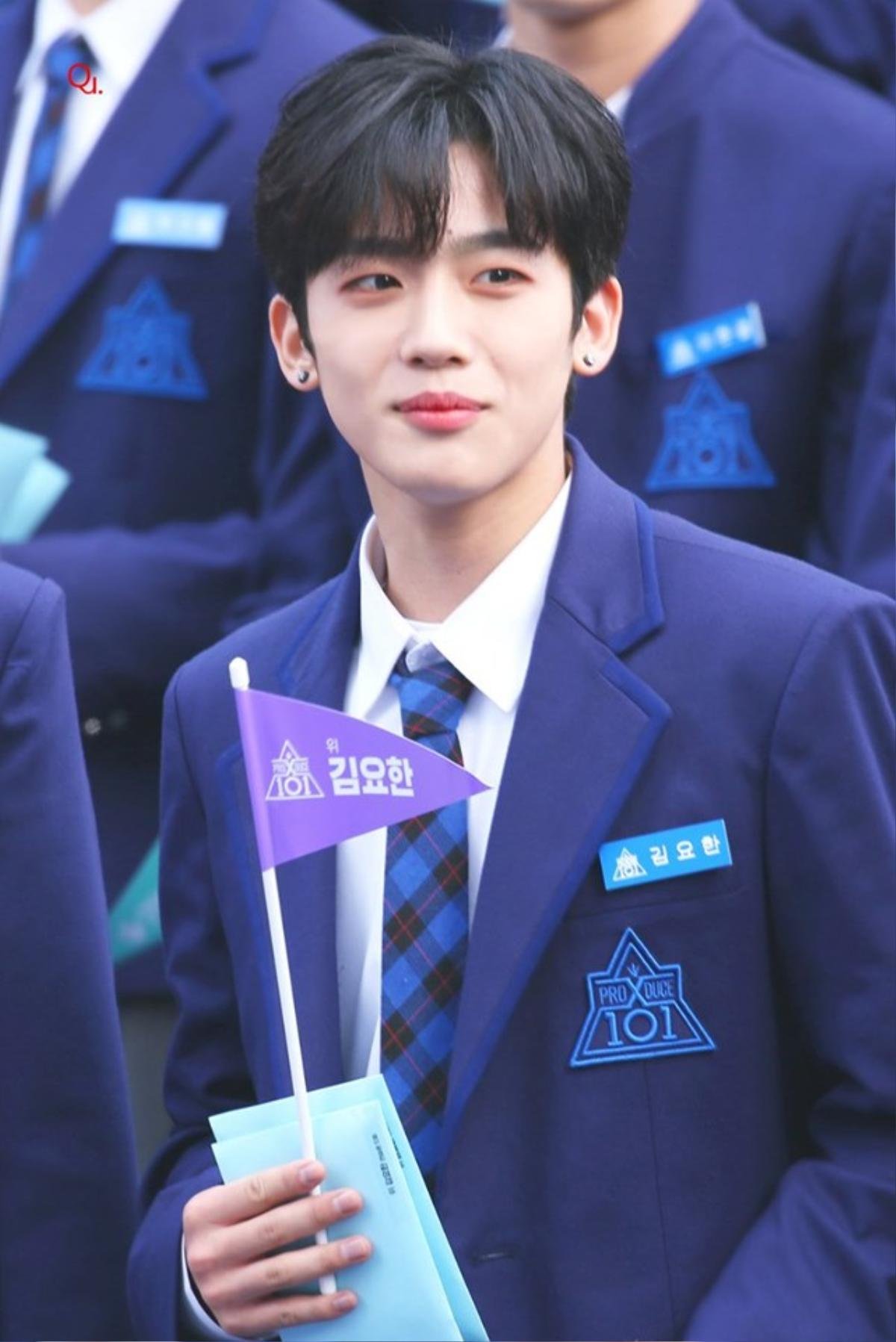 Kim Yohan 'nghiện' khoe vai trần, thực tập chỉ đúng 3 tháng để đạt hạng A khi thi PRODUCE X 101 Ảnh 6