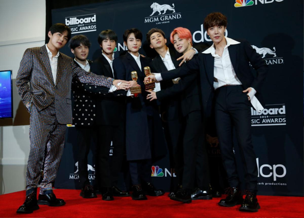 KPop tuần qua: BTS thắng đậm tại Billboard Music Awards, 2 thành viên EXID ngừng ký hợp đồng cùng những sự kiện đáng chú ý Ảnh 2