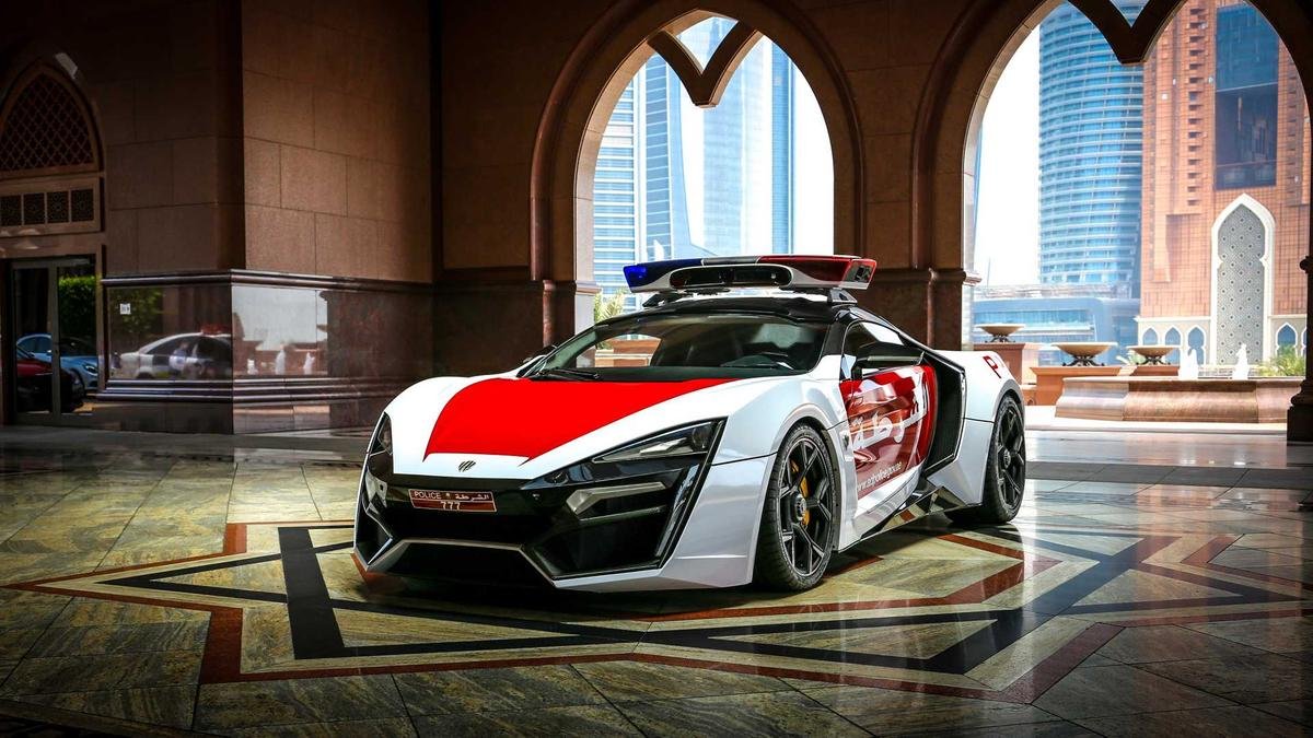 Siêu xe Lykan HyperSport của cảnh sát Dubai