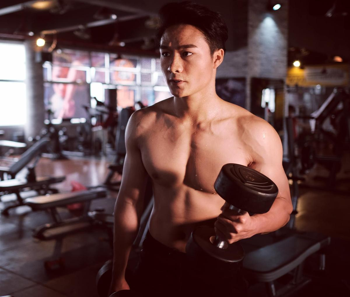 Từ cò hương đến mỹ nam 6 múi: Gym như phép thần thay đổi cuộc đời tôi! Ảnh 5